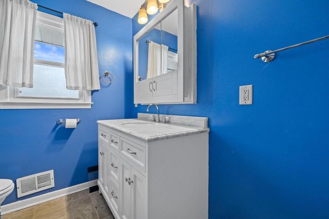 W124S8276 N Cape ROAD, Muskego, WI 53150