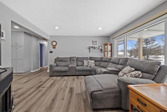 W124S8276 N Cape ROAD, Muskego, WI 53150