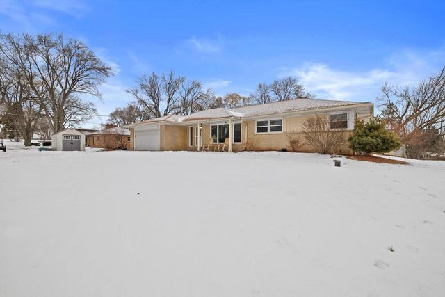 W124S8276 N Cape ROAD, Muskego, WI 53150