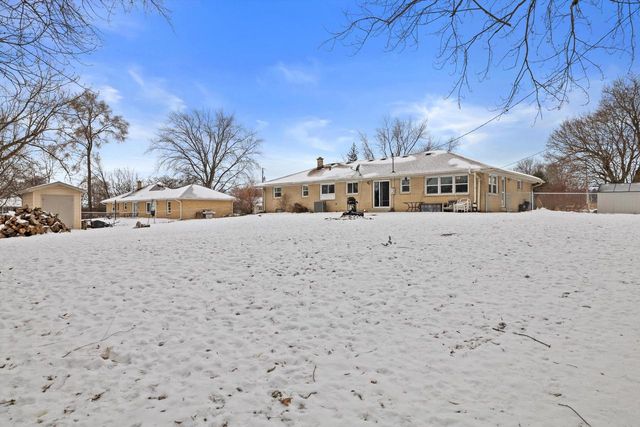 W124S8276 N Cape ROAD, Muskego, WI 53150