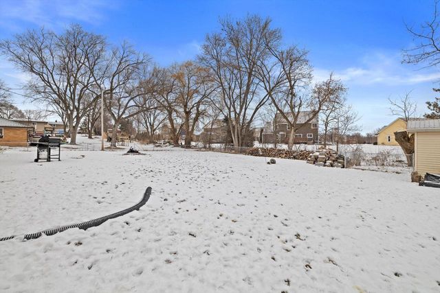 W124S8276 N Cape ROAD, Muskego, WI 53150