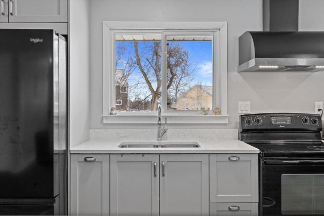 W124S8276 N Cape ROAD, Muskego, WI 53150