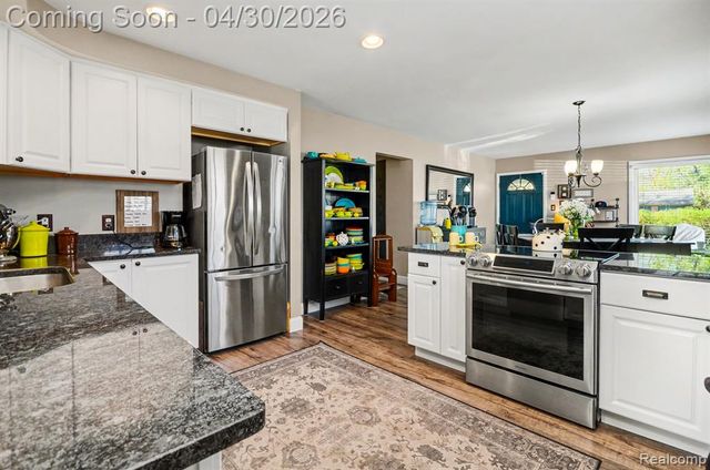 4884 Sundale Drive, Clarkston, MI 48346