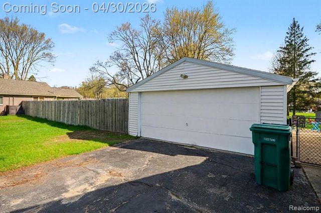 4884 Sundale Drive, Clarkston, MI 48346