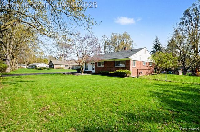 4884 Sundale Drive, Clarkston, MI 48346