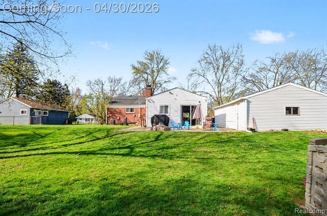 4884 Sundale Drive, Clarkston, MI 48346
