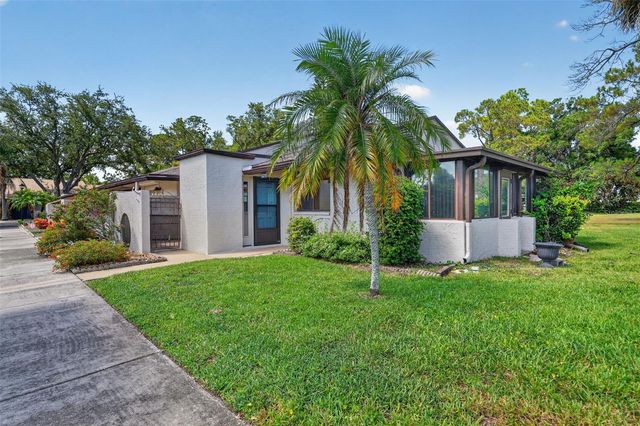 1211 11TH CIRCLE SE, Largo, FL 33771