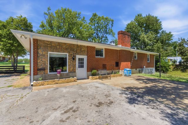 101 Newport Dr, Old Hickory, TN 37138