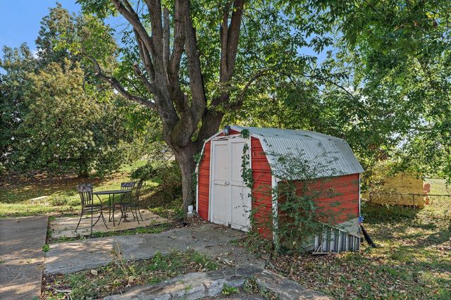 101 Newport Dr, Old Hickory, TN 37138