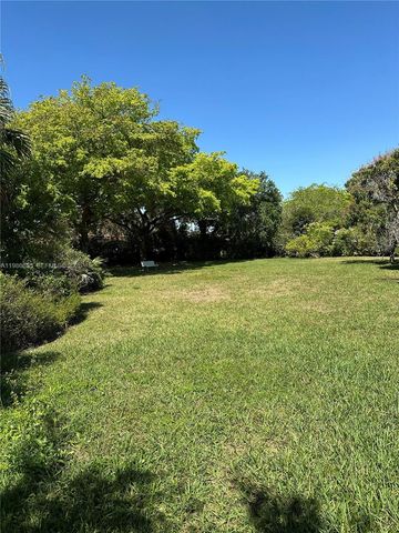 10805 SW 128th Ter, Miami, FL 33176