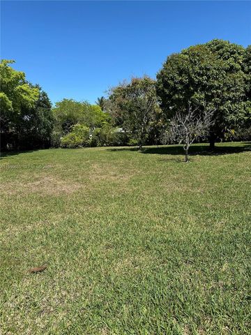 10805 SW 128th Ter, Miami, FL 33176