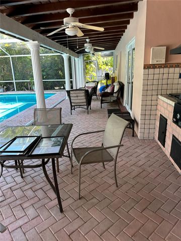 10805 SW 128th Ter, Miami, FL 33176