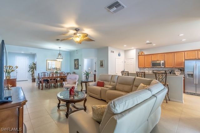 8459 Benelli CT, Naples, FL 34114