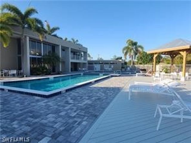 124 SANTA CLARA DR 15, Naples, FL 34104
