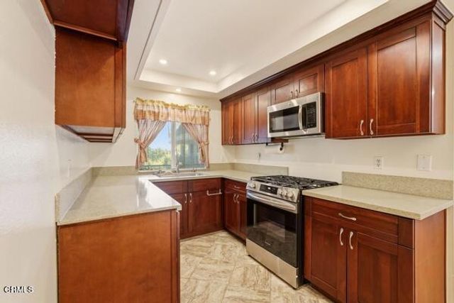 408 Burchett Street 11, Glendale, CA 91203