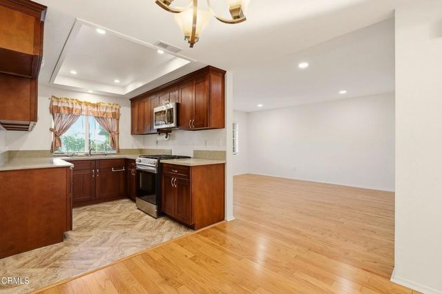 408 Burchett Street 11, Glendale, CA 91203