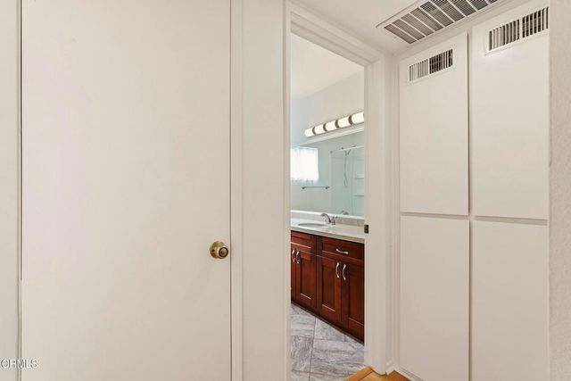 408 Burchett Street 11, Glendale, CA 91203