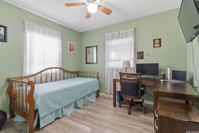 114 SMALLWOOD DR, San Antonio, TX 78210