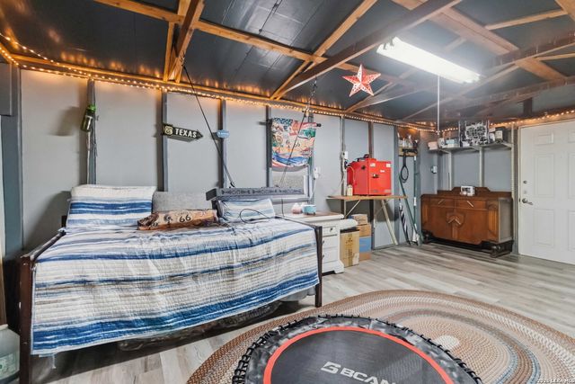 114 SMALLWOOD DR, San Antonio, TX 78210