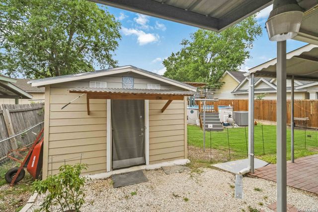 114 SMALLWOOD DR, San Antonio, TX 78210