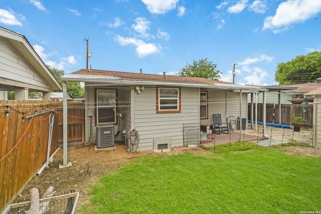 114 SMALLWOOD DR, San Antonio, TX 78210