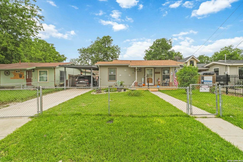 114 SMALLWOOD DR, San Antonio, TX 78210