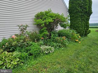 410 CHESTNUT TREE RD, Elverson, PA 19520