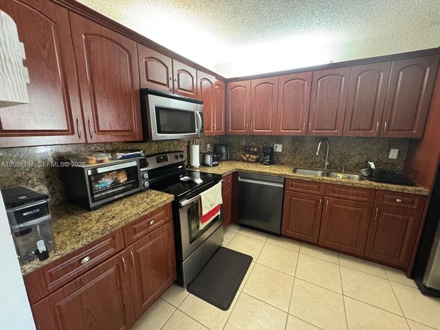 16278 Laurel Drive 202, Weston, FL 33326