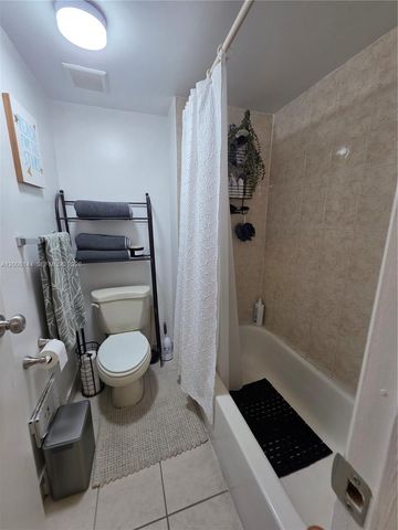 16278 Laurel Drive 202, Weston, FL 33326