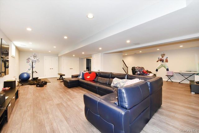2150 Van Nostrand Avenue, Merrick, NY 11566