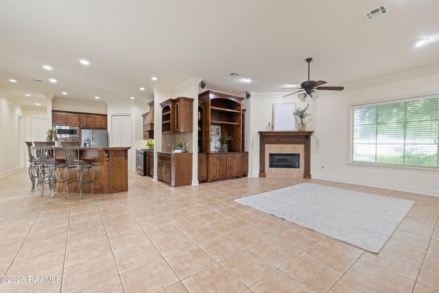 104 La Quinta Court, Broussard, LA 70518
