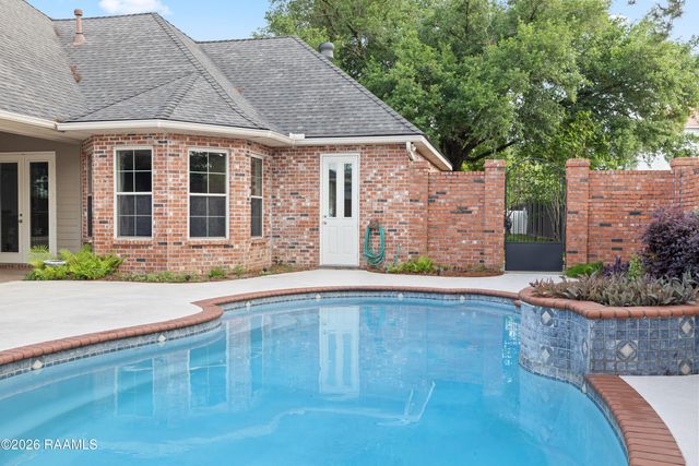 104 La Quinta Court, Broussard, LA 70518