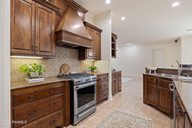 104 La Quinta Court, Broussard, LA 70518
