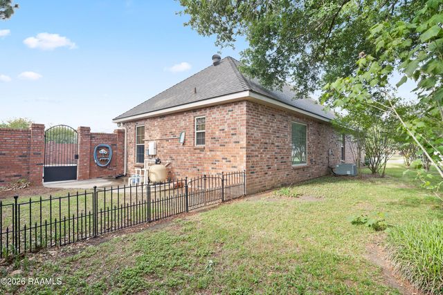 104 La Quinta Court, Broussard, LA 70518