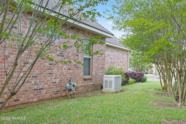 104 La Quinta Court, Broussard, LA 70518