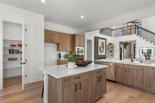1132 Stonehill DR, Georgetown, TX 78633