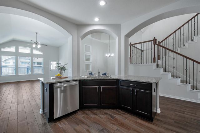 405 W Bend Drive, League City, TX 77573