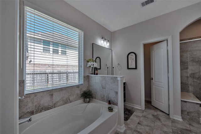 405 W Bend Drive, League City, TX 77573