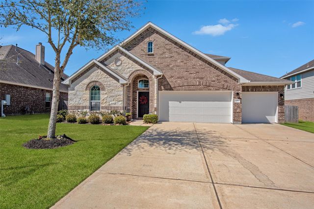 405 W Bend Drive, League City, TX 77573