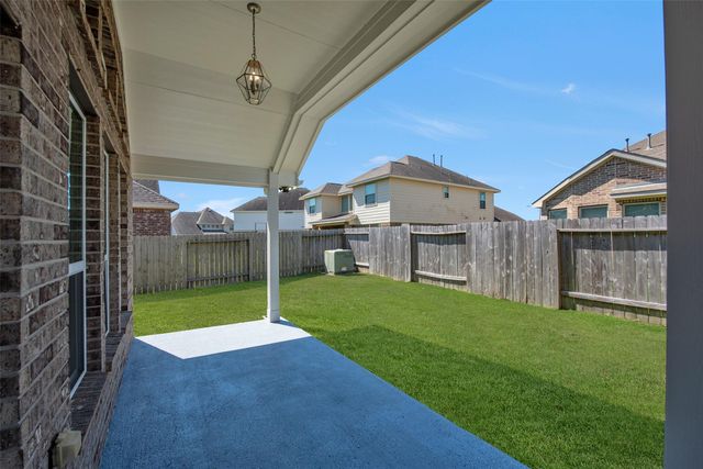 405 W Bend Drive, League City, TX 77573