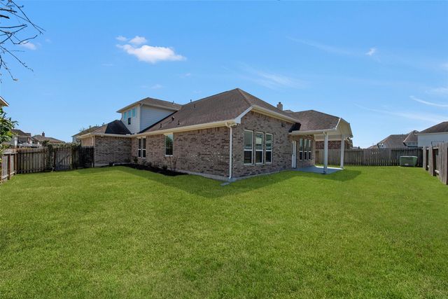 405 W Bend Drive, League City, TX 77573