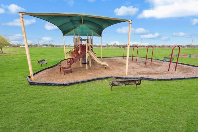 405 W Bend Drive, League City, TX 77573