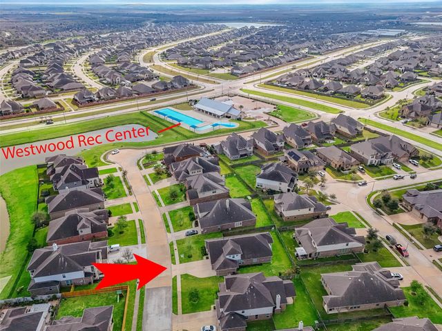 405 W Bend Drive, League City, TX 77573