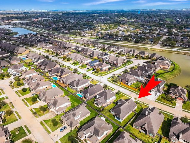 405 W Bend Drive, League City, TX 77573