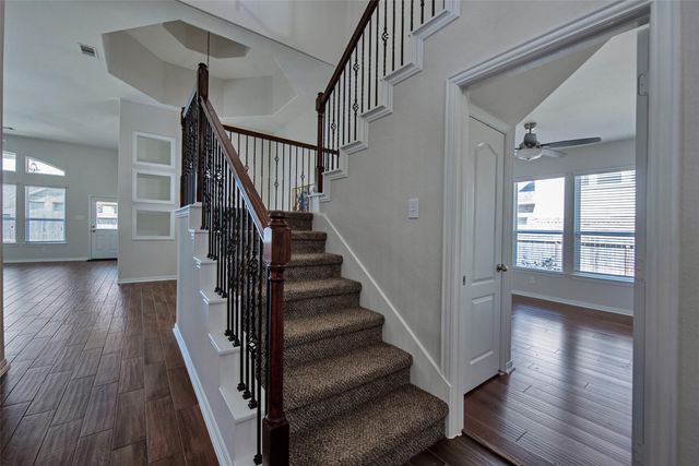 405 W Bend Drive, League City, TX 77573