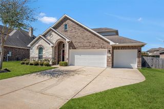 405 W Bend Drive, League City, TX 77573