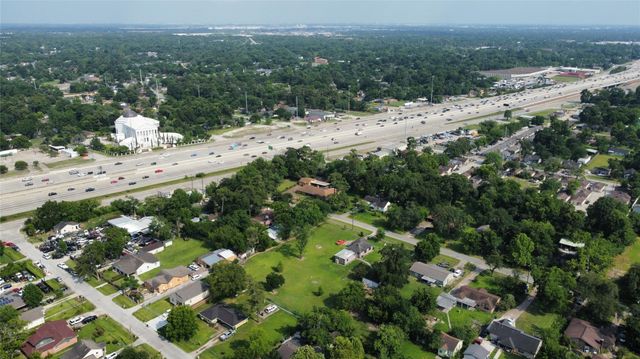 8611 Manus Street, Houston, TX 77093