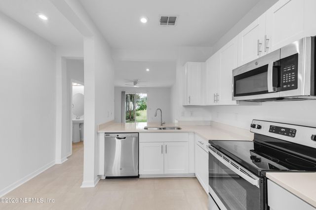 255 ANNIES Place, Jacksonville, FL 32218