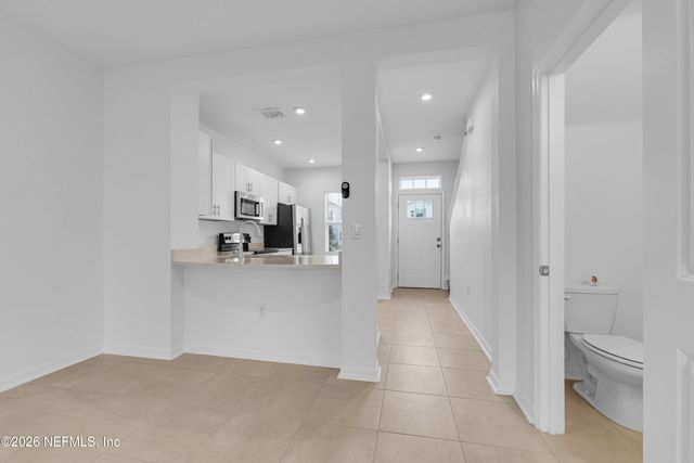 255 ANNIES Place, Jacksonville, FL 32218