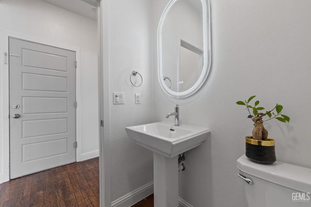 3303 Rustic Woods Lane, Shafter, CA 93263